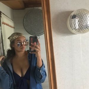 Meet your Posher, Danielle